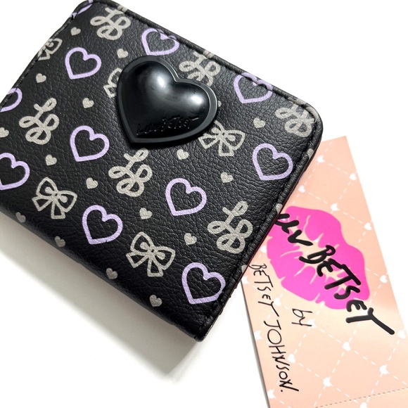 NWT BETSEY JOHNSON Bifold Wallet Card Case Wallet Black Hearts Bows Faux Leather - Picture 1 of 5